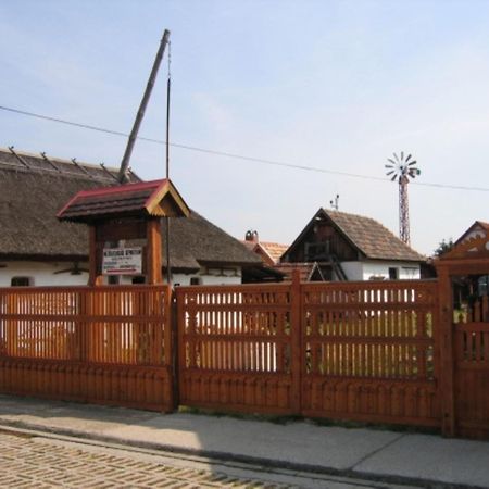Bed and Breakfast Fenyo Panzio Мезёкёвешд Экстерьер фото
