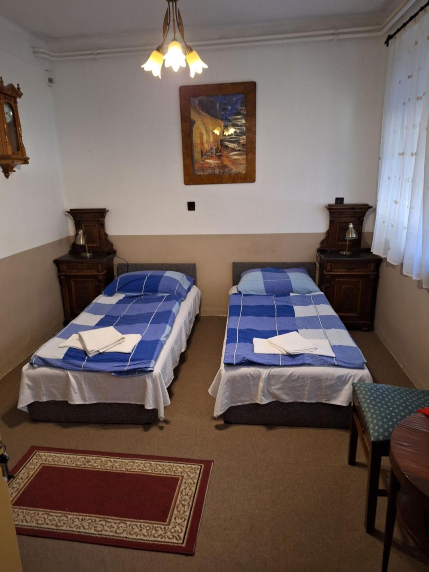 Bed and Breakfast Fenyo Panzio Мезёкёвешд Экстерьер фото