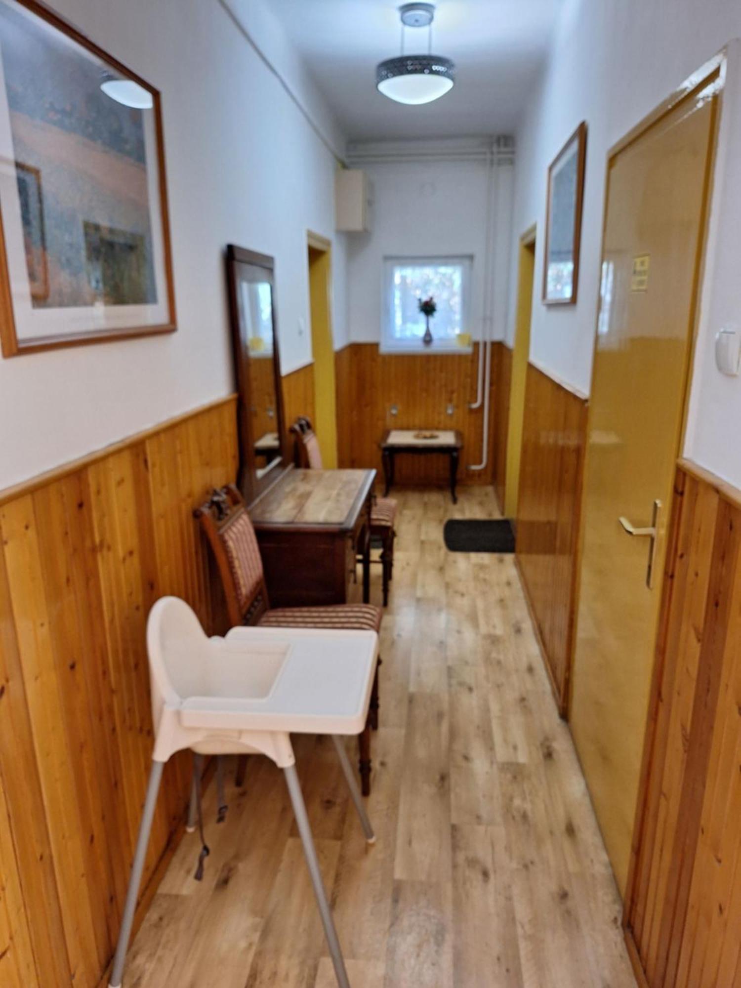 Bed and Breakfast Fenyo Panzio Мезёкёвешд Экстерьер фото