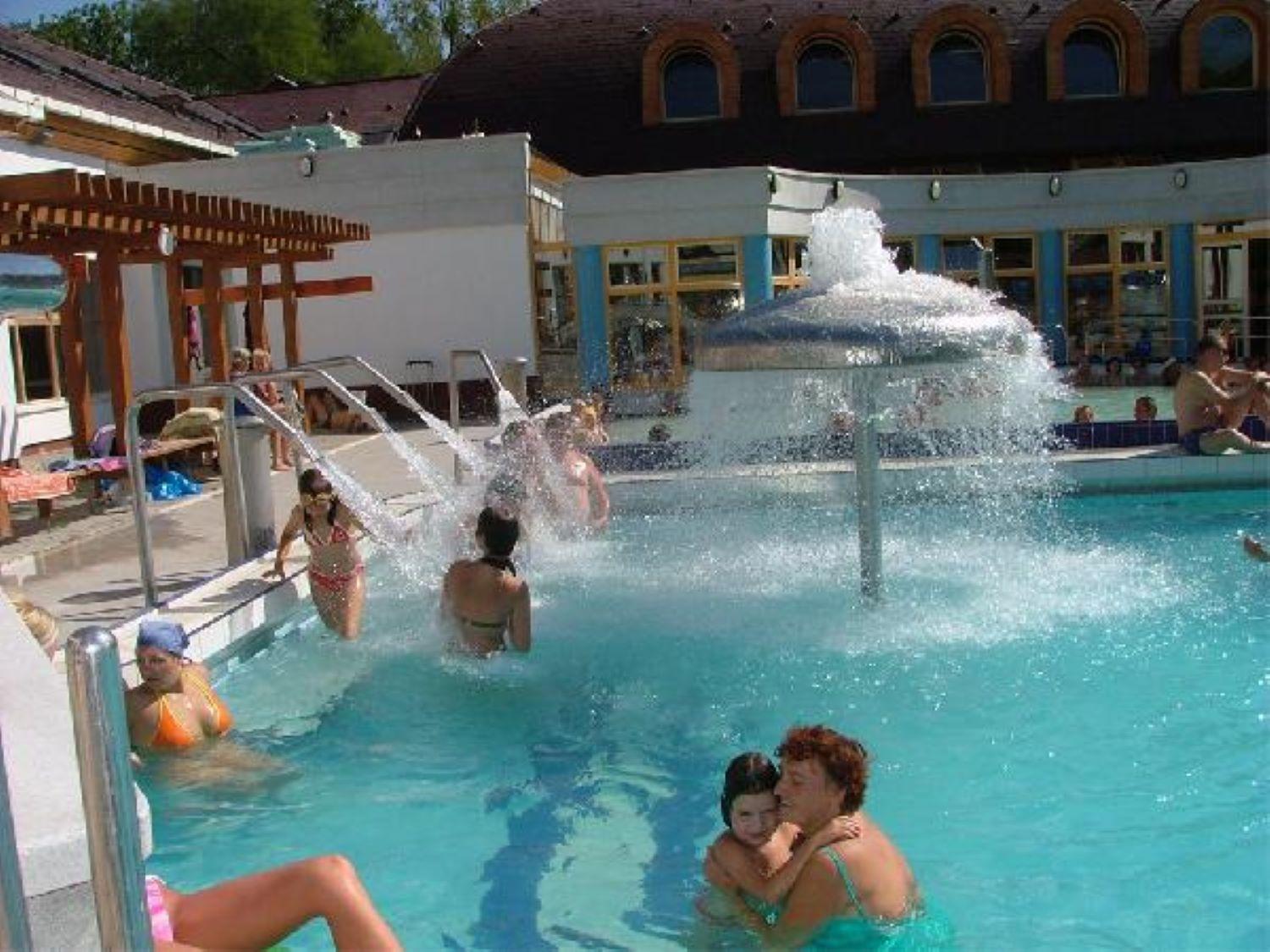 Bed and Breakfast Fenyo Panzio Мезёкёвешд Экстерьер фото