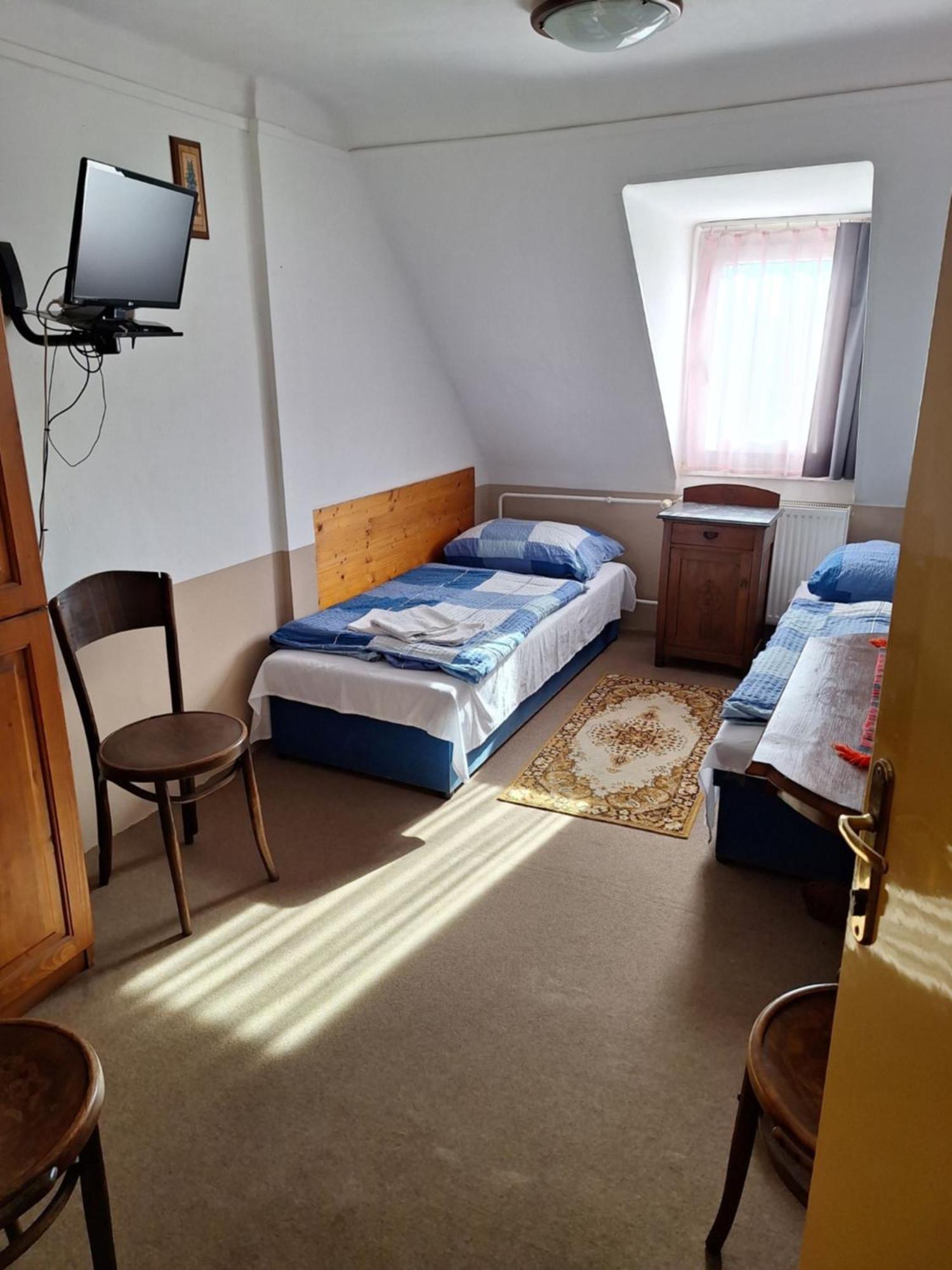 Bed and Breakfast Fenyo Panzio Мезёкёвешд Экстерьер фото