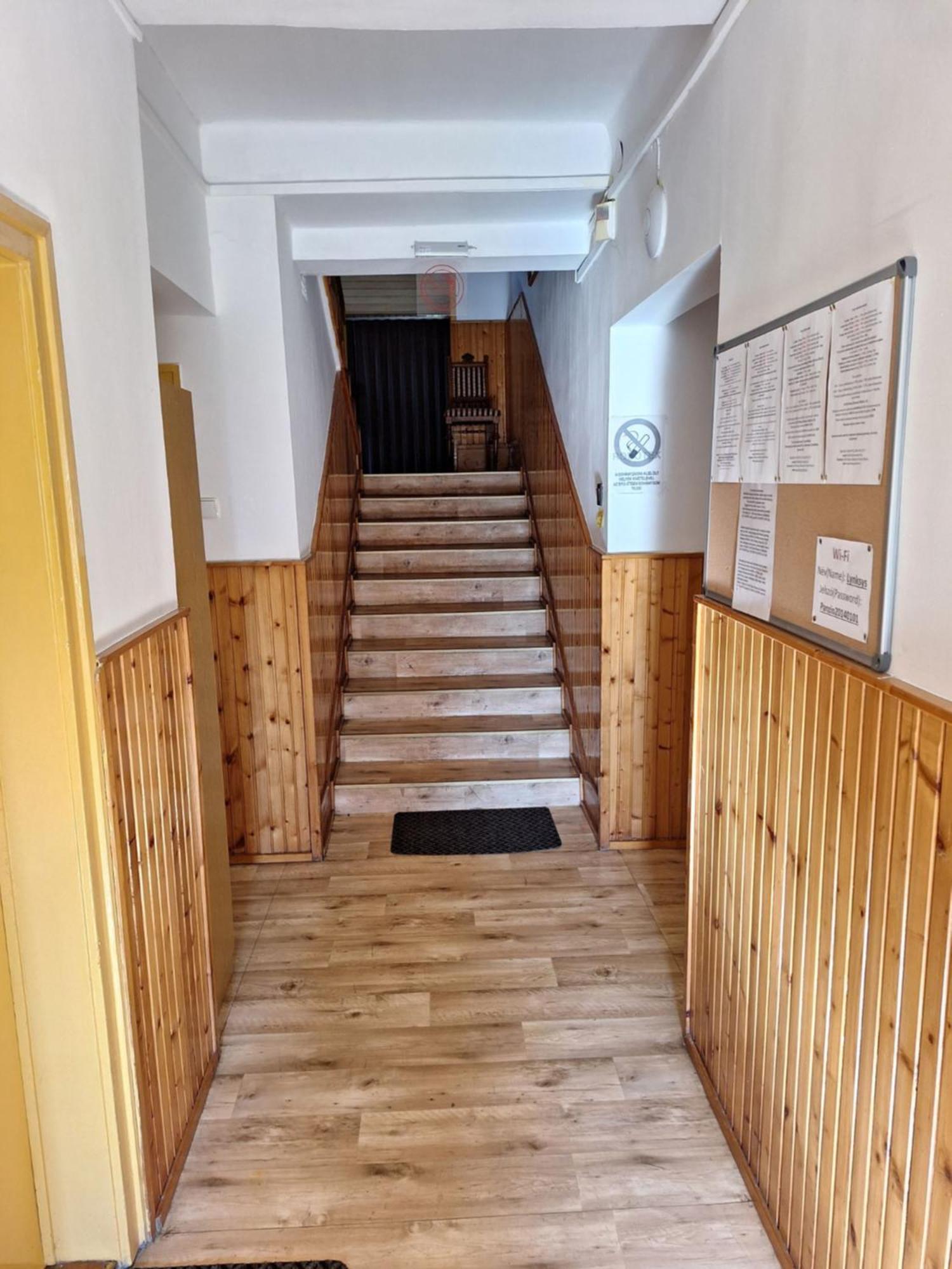 Bed and Breakfast Fenyo Panzio Мезёкёвешд Экстерьер фото