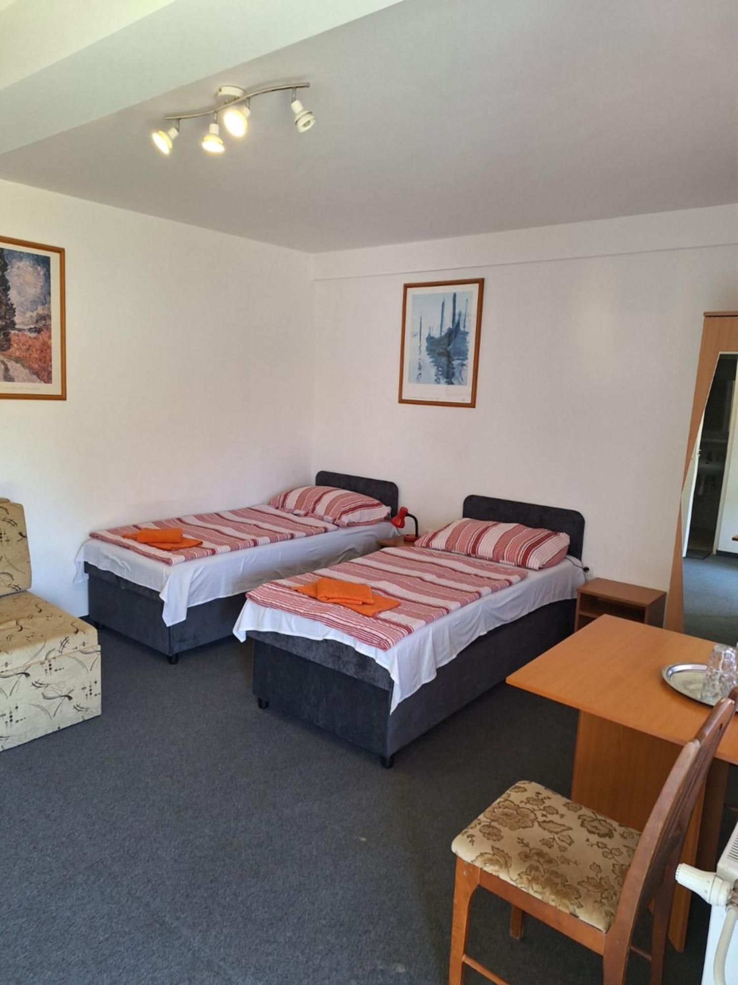 Bed and Breakfast Fenyo Panzio Мезёкёвешд Экстерьер фото